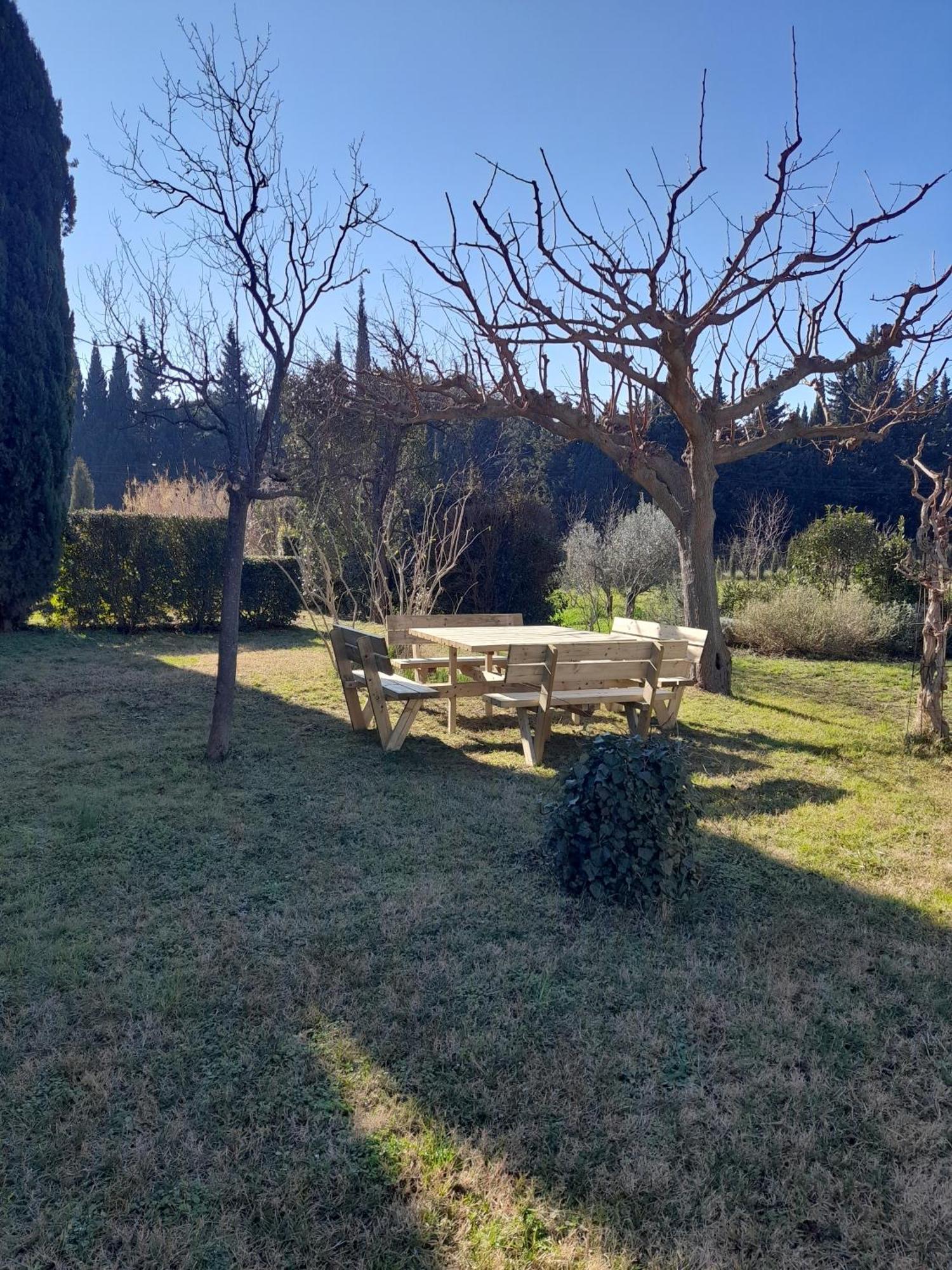 Maison Provencale Chaleureuse Avec Piscine Mouries Exterior photo